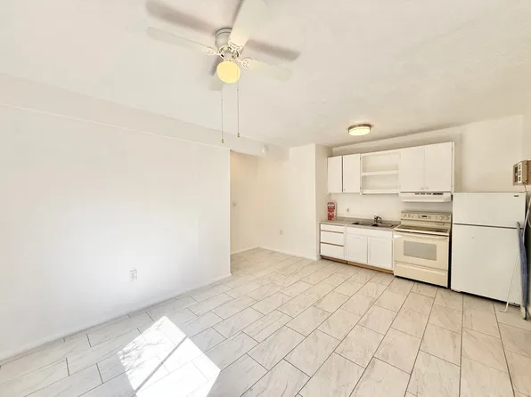 211 Texas St NE, 211 Texas St NE #D, Albuquerque, NM 87108