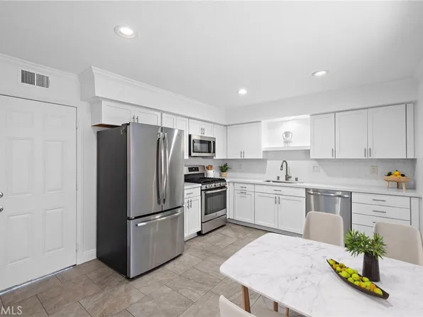 3250 Avenida Del Presidente APT 9, San Clemente, CA 92672
