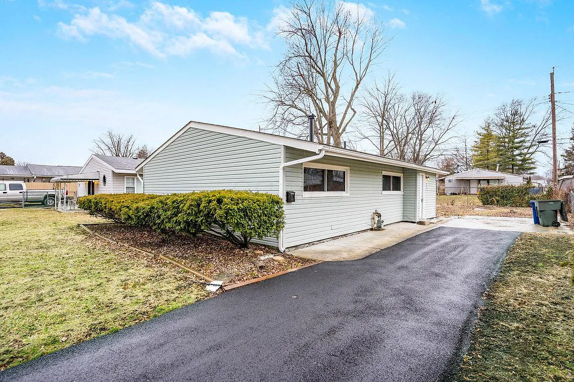 869 Vanderberg Pl photo 1