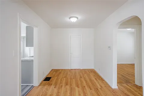 3121 Delaine Ave — Photo 3