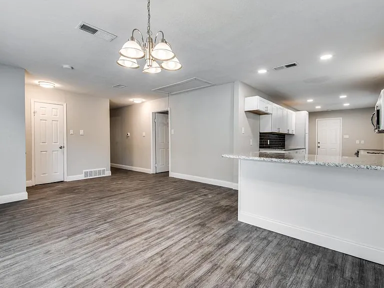 853 Brown Trl — Photo 4