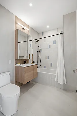 Bathroom, photo 1