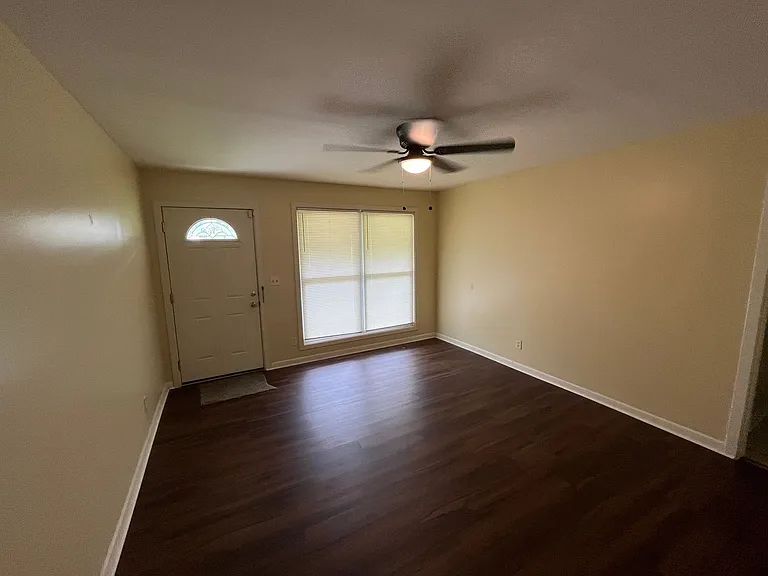 951 Celia Dr — Photo 11