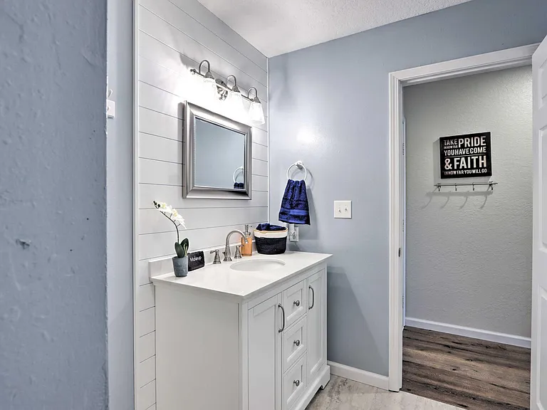 4897 Bridgepointe Dr #211 — Photo 16