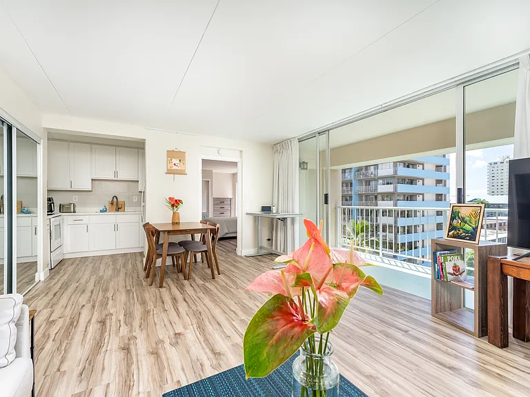430 Keoniana St #211 — Photo 10