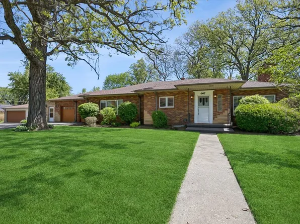667 N Lake St, Grayslake, IL 60030