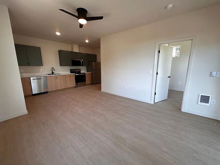 1345 Waller St SE — Photo 7