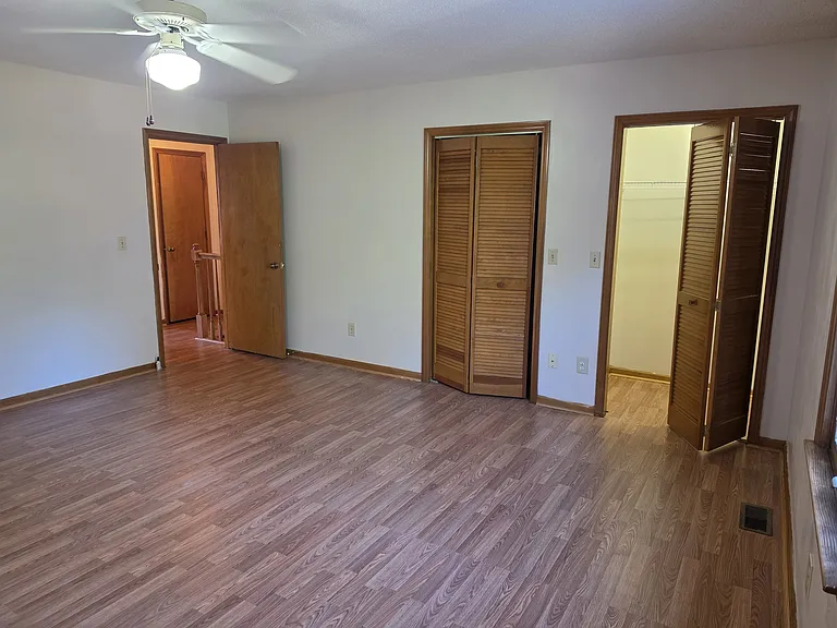 180 Glenwood Dr — Photo 13