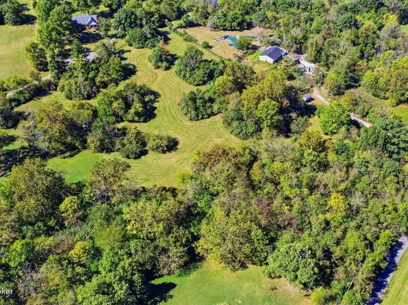 14 Walnut Rd, La Grange, KY 40031