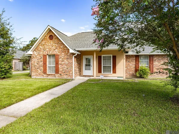 1238 E Tiffani St, Gonzales, LA 70737