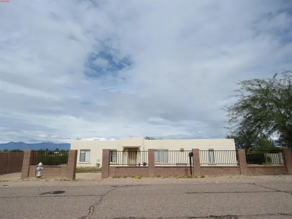 5983 E Farmstead Dr, Tucson, AZ 85706