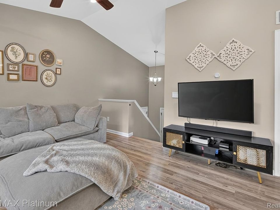 354 Saddlebrook Dr, photo 7
