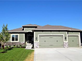 8720 SW 6th St, Blue Springs, MO 64064