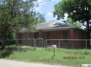 225 W Austin St, Luling, TX 78648