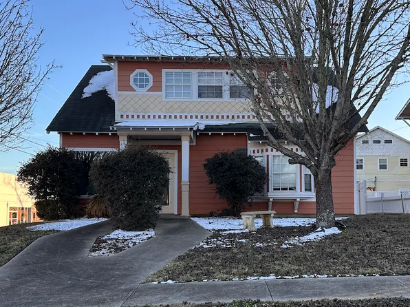 109 E North St, Leesville, LA 71446