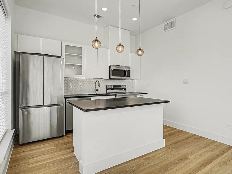 2217 N Fitzhugh Ave #205 — Photo 15