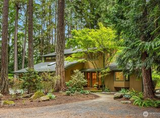 13098 Manzanita Rd NE, Bainbridge Island, WA 98110
