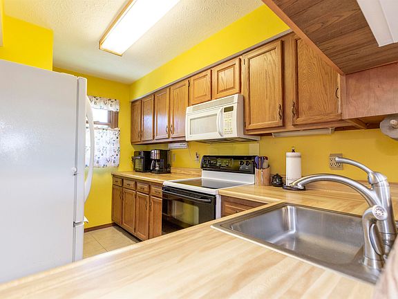 5th image of 1410 Berkley Cir