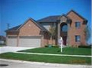 19343 Elkhound Dr, Macomb, MI 48044
