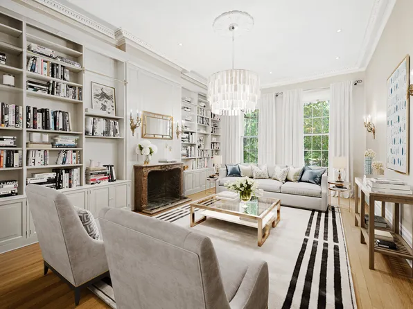 26 Washington Square N image 3 of 12