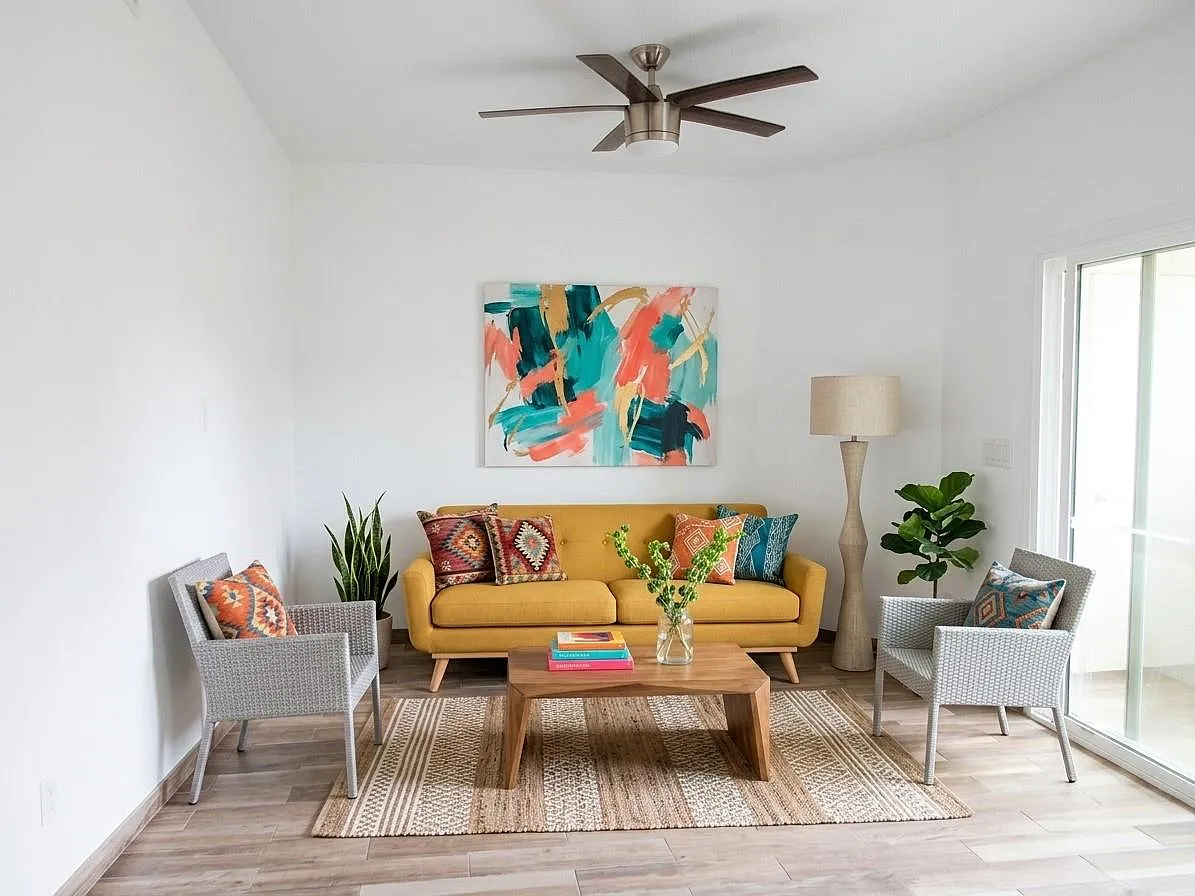 2 bed, 2.0 bath, 1028 sqft, $1,700 — Photo 3