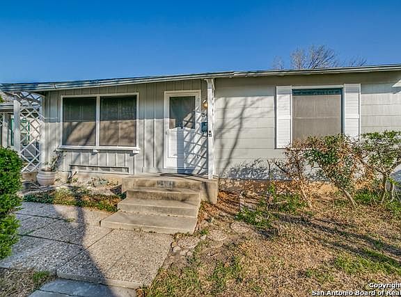 3rd image of 2141 Waverly Ave