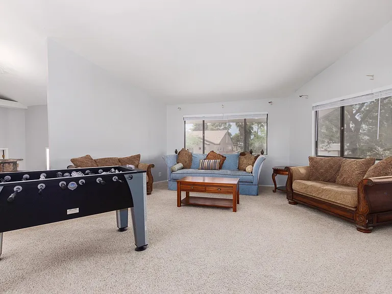 1701 N Barkley — Photo 32