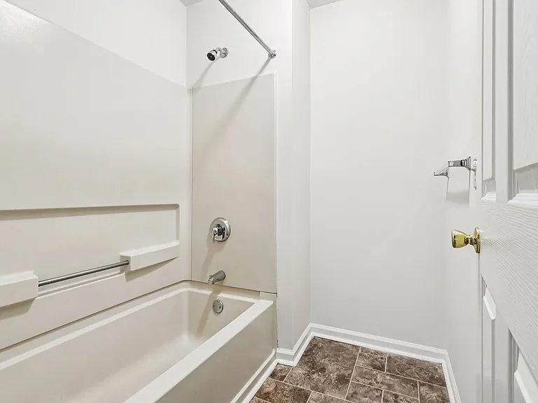 Autumn Park Apartments — Photo 26