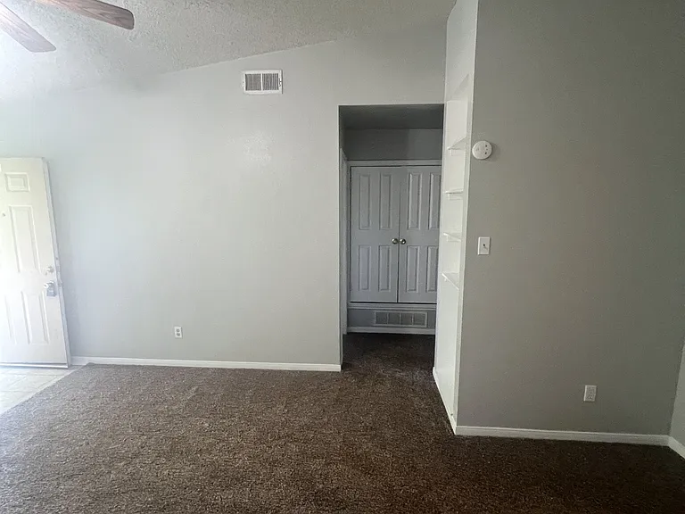 305 Veterans Ave #F — Photo 6