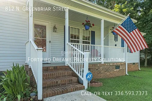 812 N Greenbriar St Photo 1 812 N Greenbriar St Photo 1