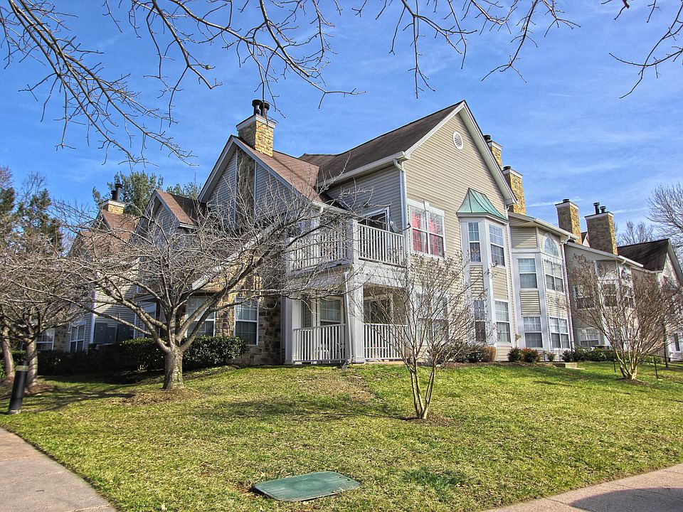 1st image of 5625 Willoughby Newton Dr Unit 25