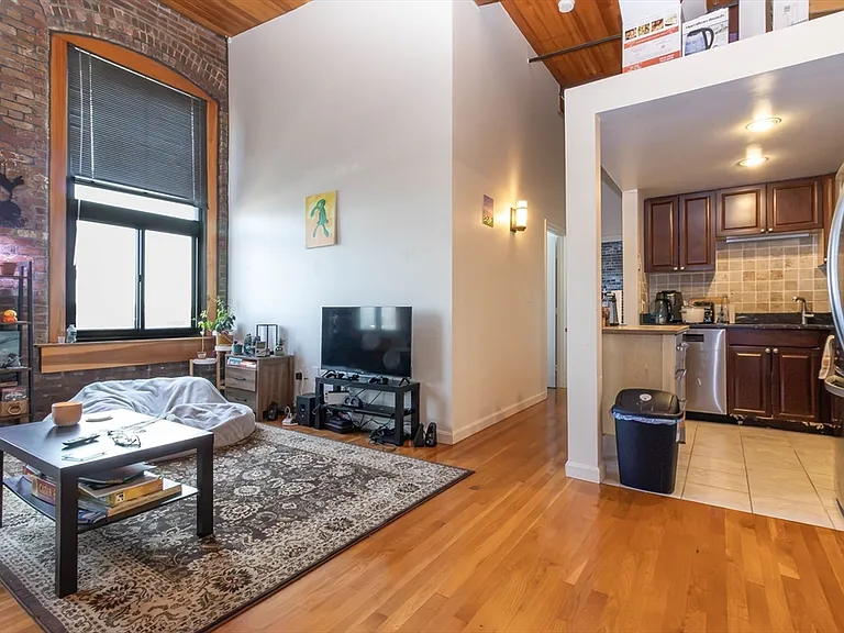 320 W 2nd St #512 — Photo 3