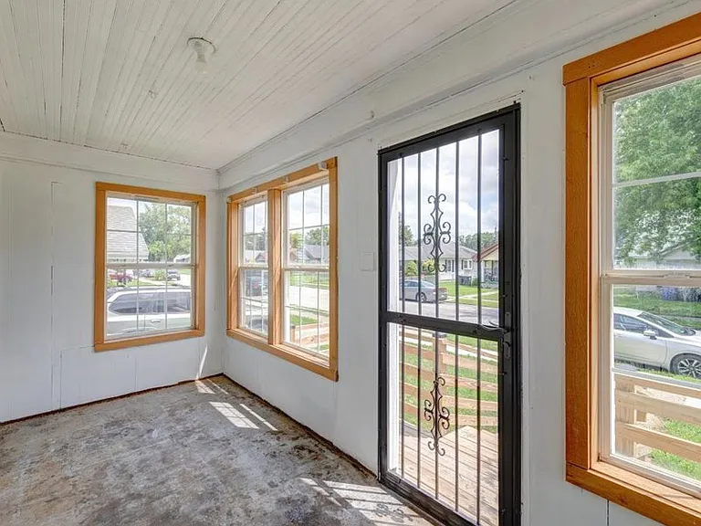 1308 E Taylor St — Photo 15