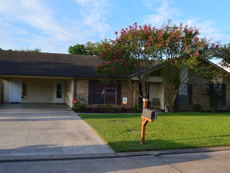 2nd image of 66 Janell Dr