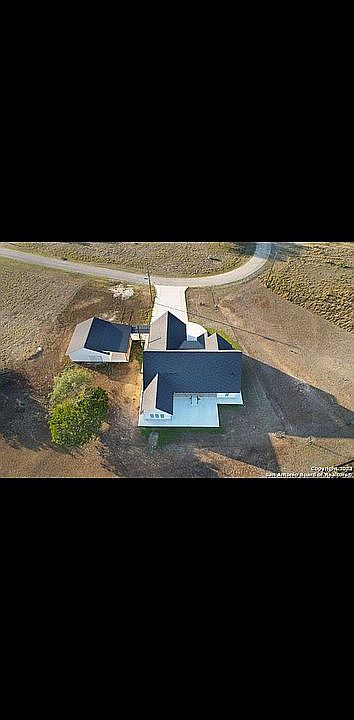 2nd image of 162 Brown Saddle Cir