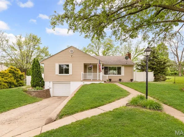 1603 Mont Vista Ave, Godfrey, IL 62035