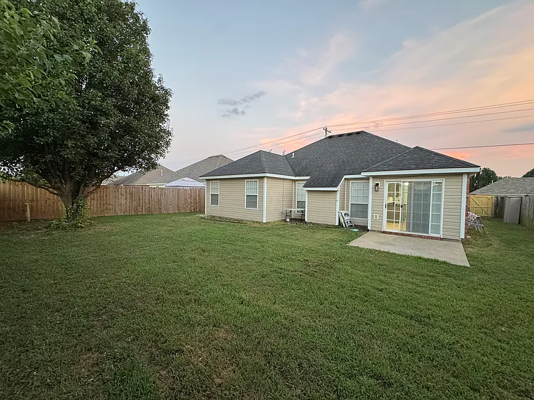 409 Post Rd — Photo 8