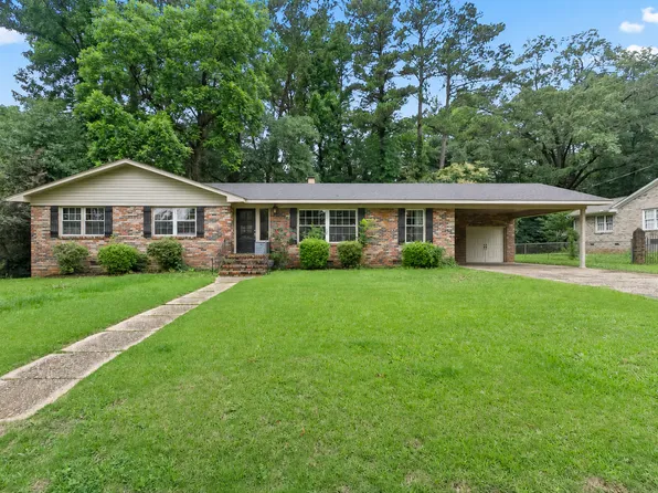3836 Blackberry Ln, Northport, AL 35473
