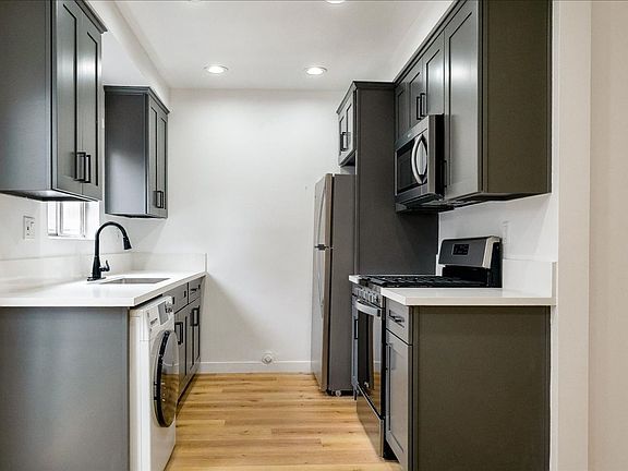 4th image of 1256 W Gardena Blvd Unit 2