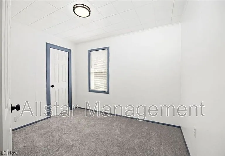 961 Wyley Ave — Photo 16