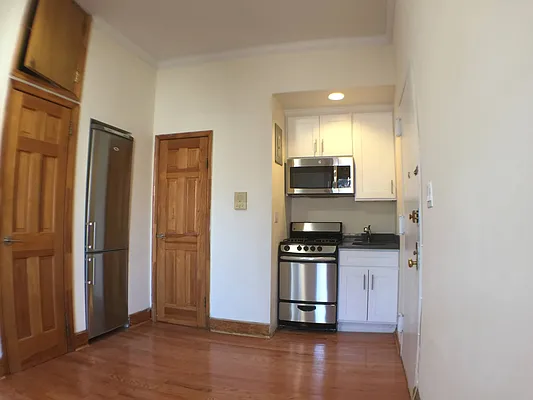 Rented by Francine Realty | media 16