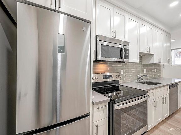 3rd image of 3475 16th St #B