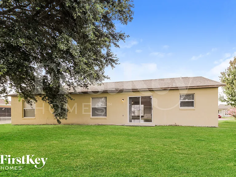 541 Albatross Dr — Photo 15