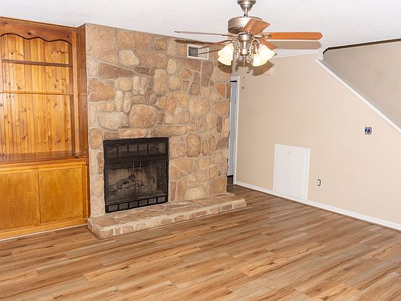 2nd image of 219 Abbey Ln