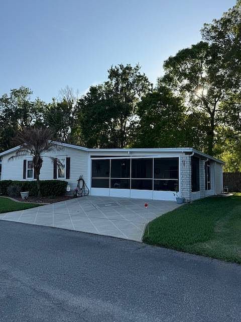 1st image of 623 Tulip Cir W