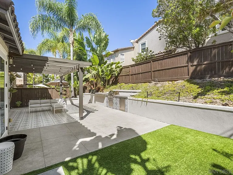 7352 Via Cresta Rd — Photo 33