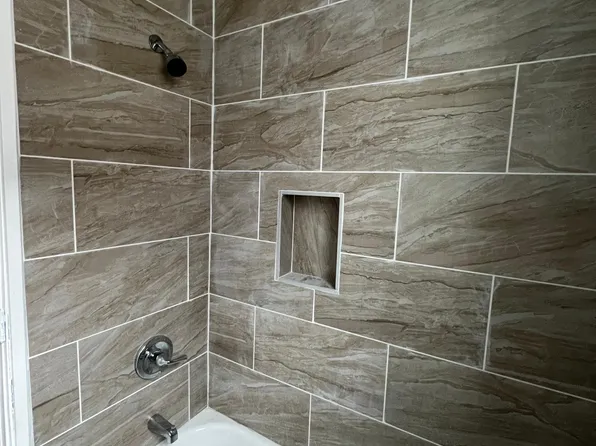 5690 Rogers St E, Detroit, MI