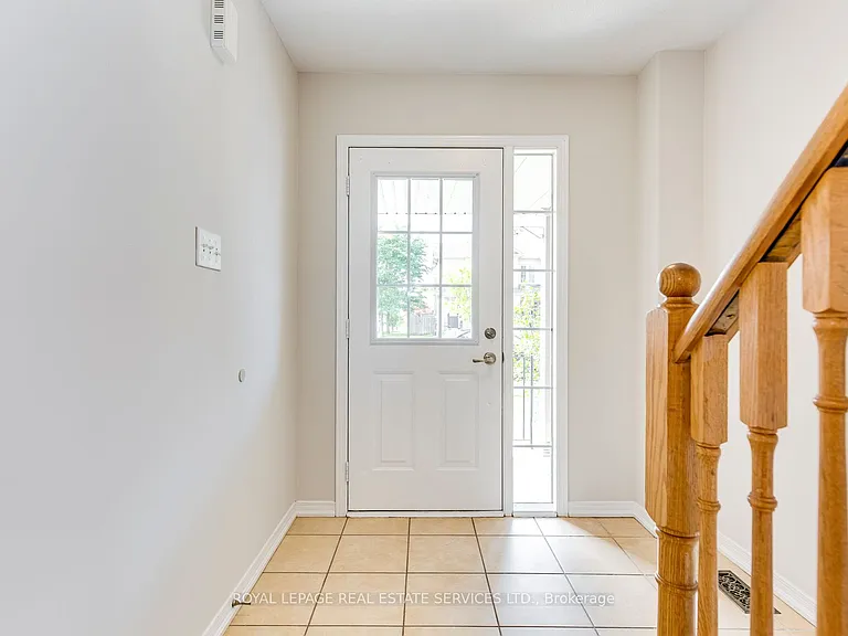 1835 McCoy Ave — Photo 4