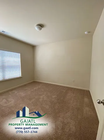 4 bed, 2508 sqft, $2,095 — Photo 3