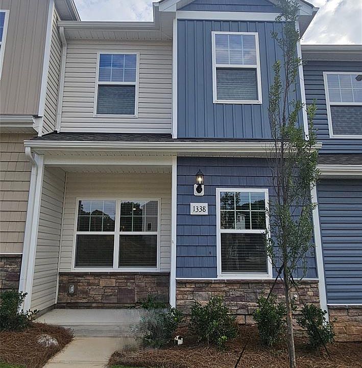 1st image of 1338 Principal Featherstone Ave